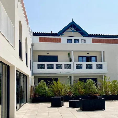 T3 Contemporain Au Bord De L'eau Sur Le Bassin Arcachon Aparthotel *